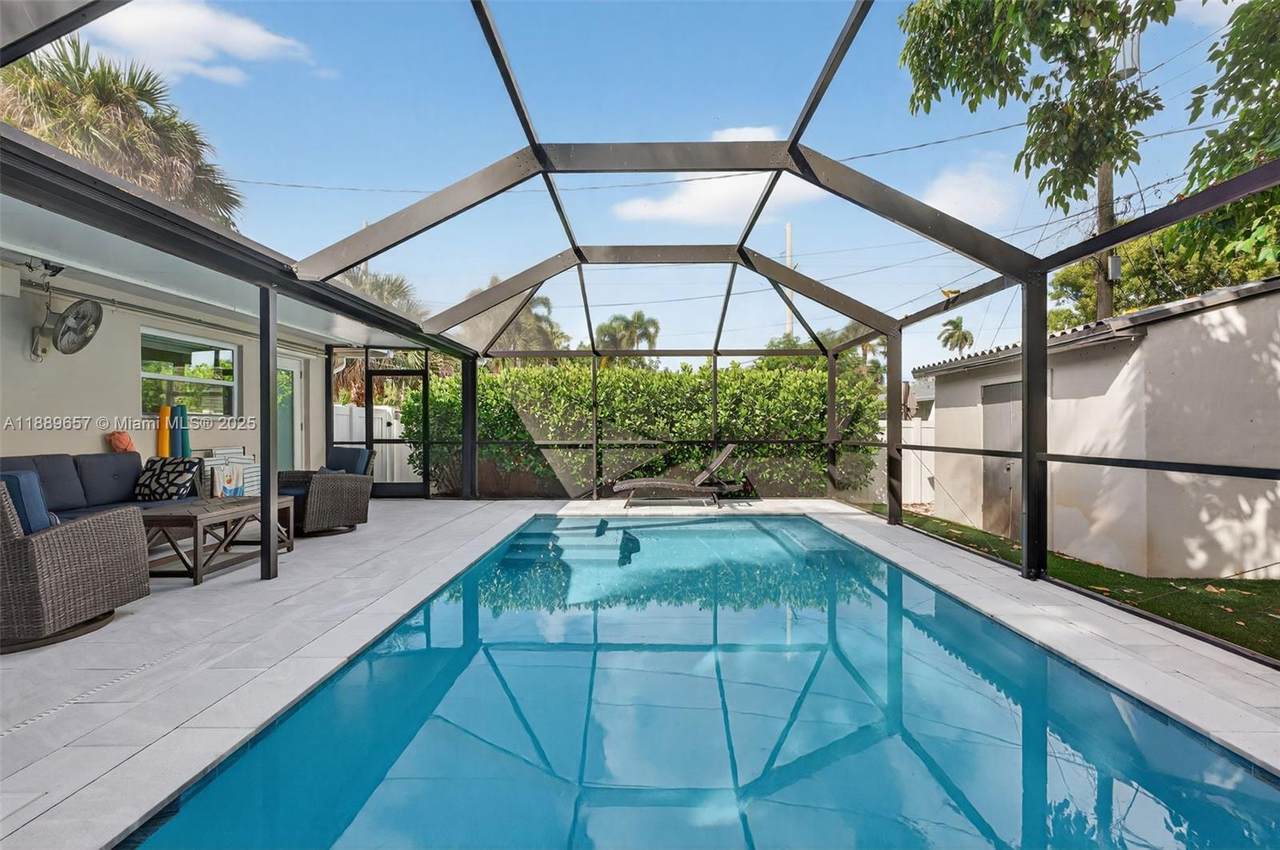 839 16th St - Photo 1