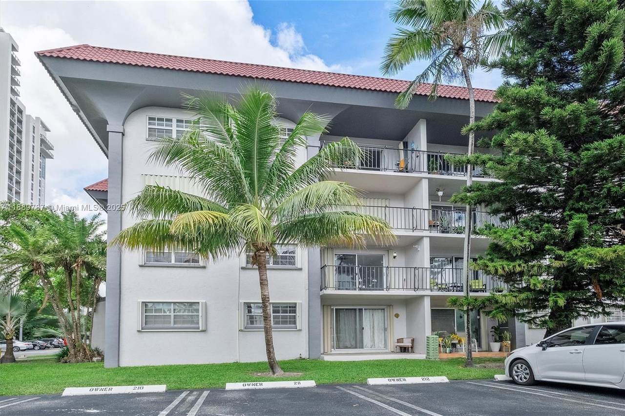 8107 72nd Ave - Photo 1