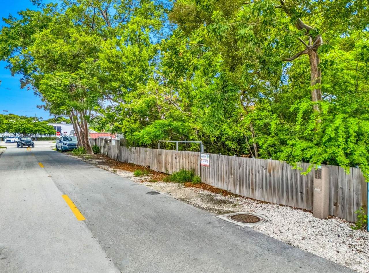 1032 Snapper Ln - Photo 1