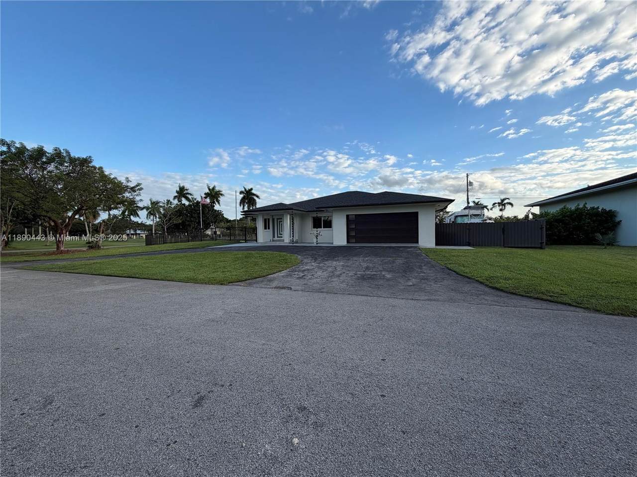 https://bt-photos.global.ssl.fastly.net/miami/1280_boomver_1_A11890443-2.jpg