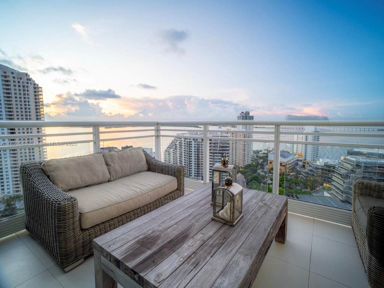 https://bt-photos.global.ssl.fastly.net/miami/1280_boomver_1_A11890566-2.jpg