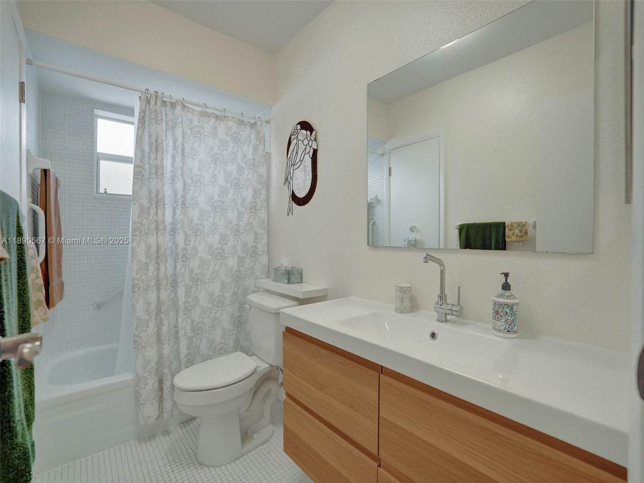 https://bt-photos.global.ssl.fastly.net/miami/1280_boomver_1_A11890567-2.jpg