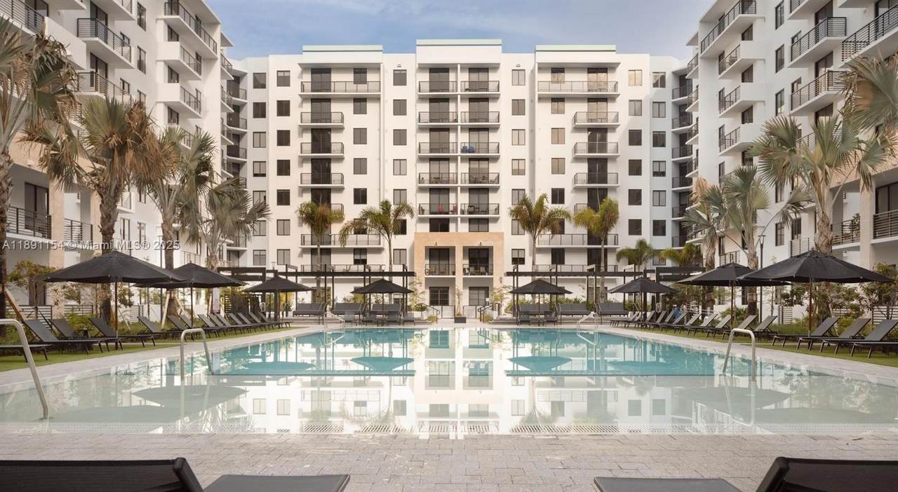 11200 Biscayne Blvd - Photo 1