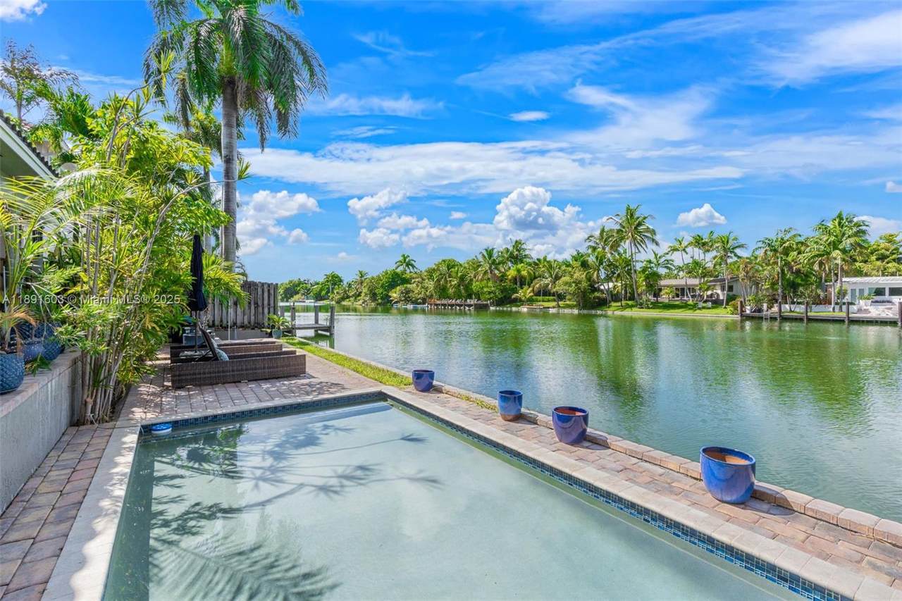 https://bt-photos.global.ssl.fastly.net/miami/1280_boomver_1_A11891603-2.jpg
