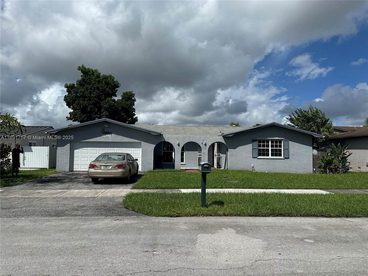 10751 173rd St - Photo 1