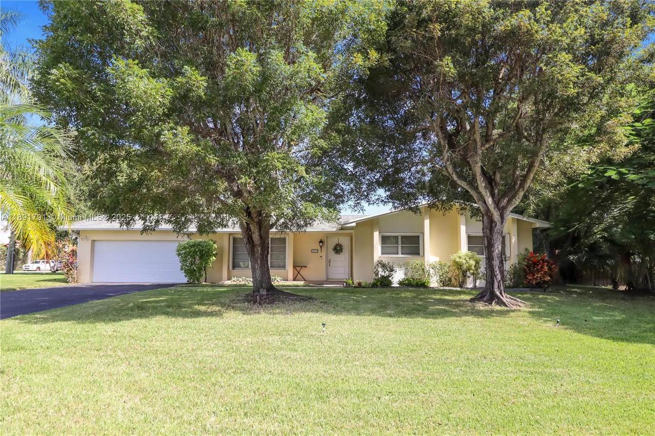 18401 86th Ct - Photo 1