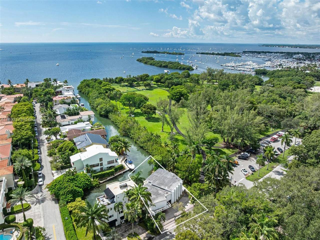 https://bt-photos.global.ssl.fastly.net/miami/1280_boomver_1_A11892173-2.jpg
