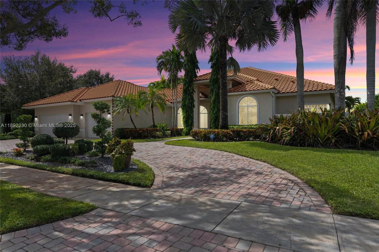 2984 Wentworth - Photo 1