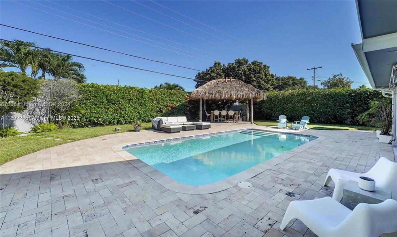 640 12th Ave - Photo 1