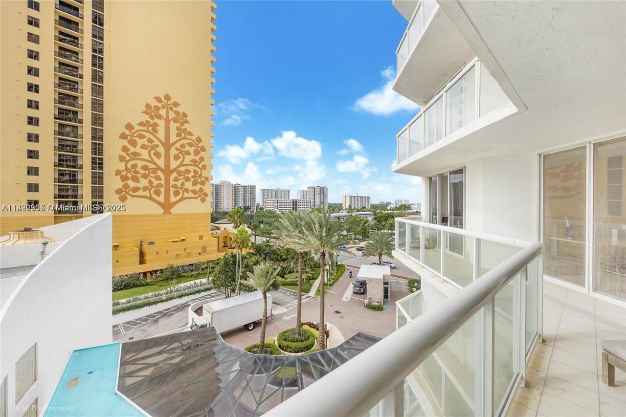 https://bt-photos.global.ssl.fastly.net/miami/1280_boomver_1_A11892307-2.jpg