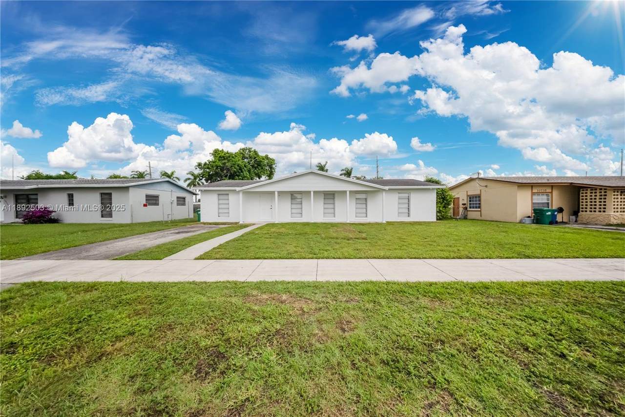 10745 152nd Ter - Photo 1