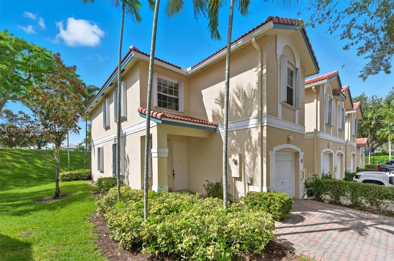 11762 47th Dr - Photo 1