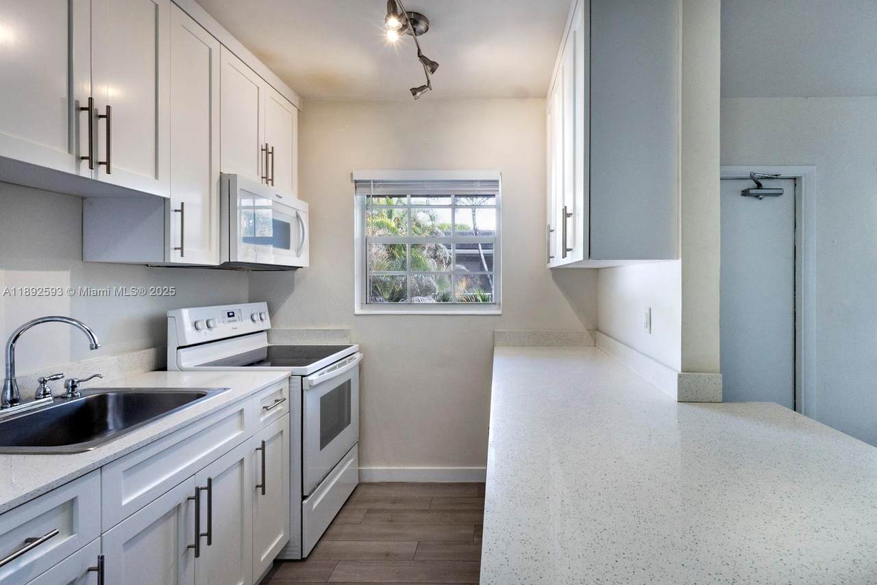 6511 Santona St - Photo 1