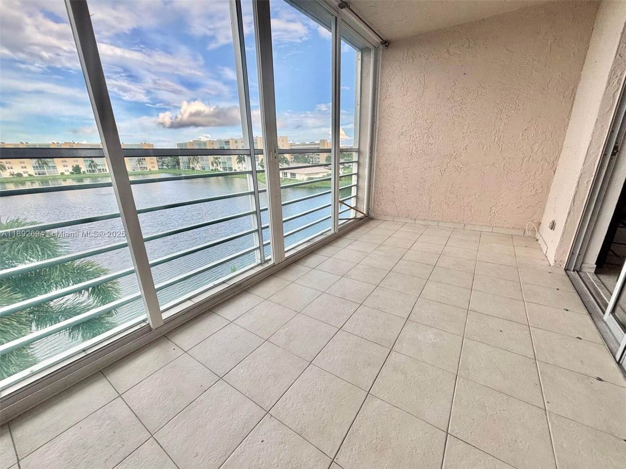 https://bt-photos.global.ssl.fastly.net/miami/1280_boomver_1_A11892694-2.jpg