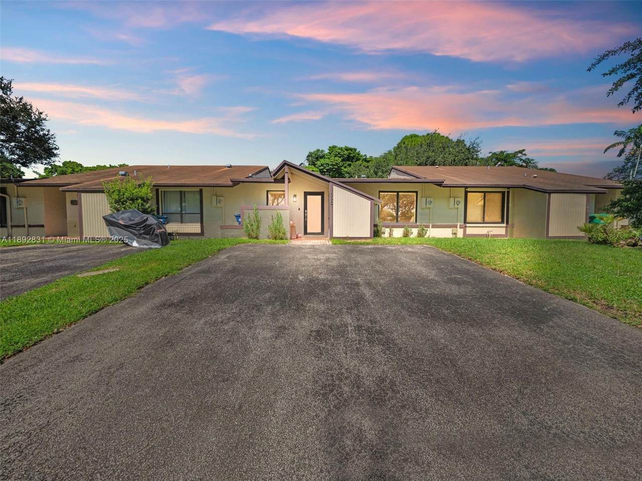 11295 116th Ter - Photo 1