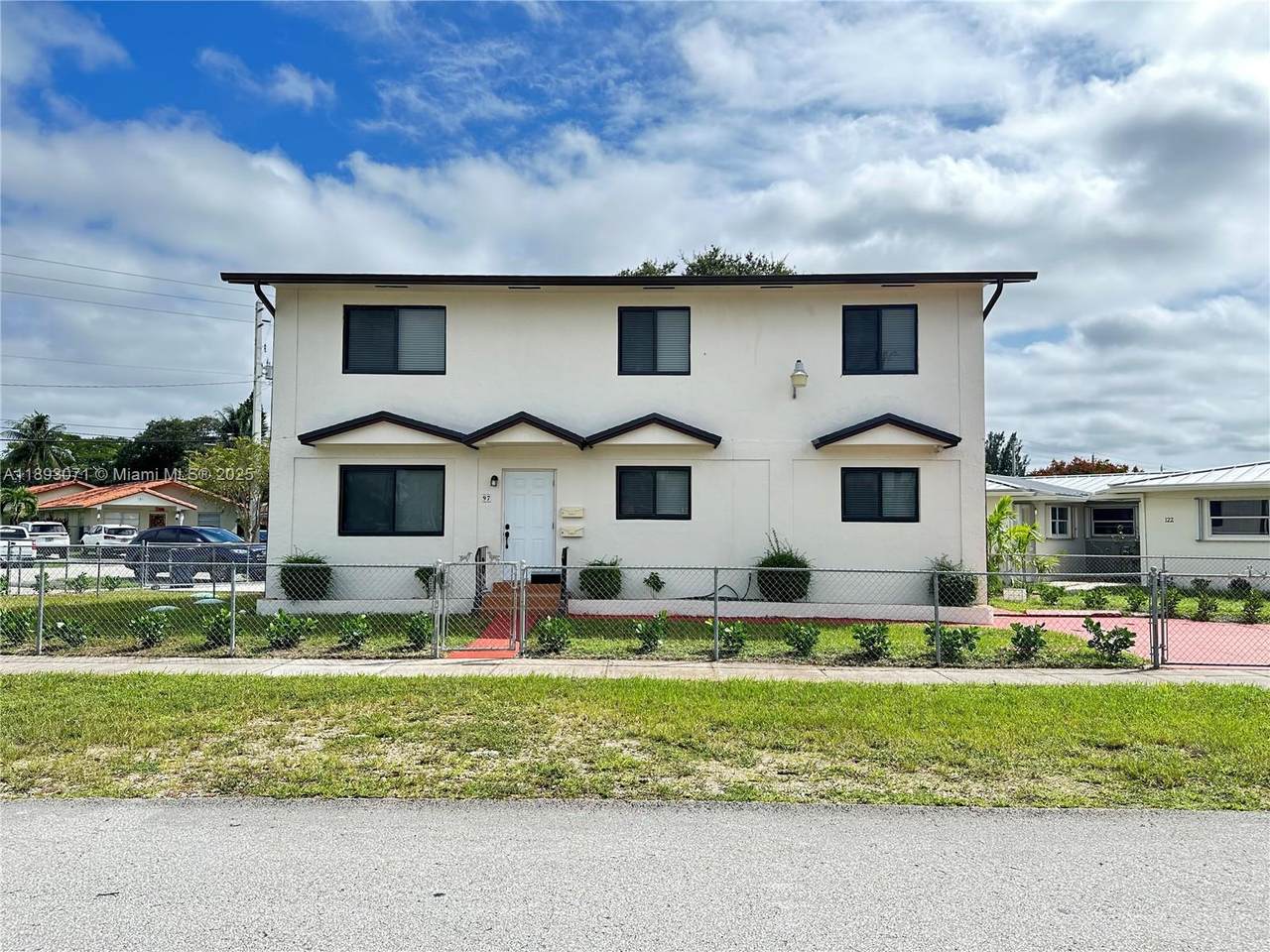 97 73rd Pl - Photo 1