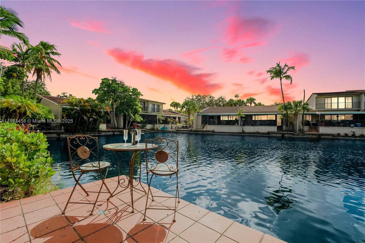 15089 Montrose Rd - Photo 1