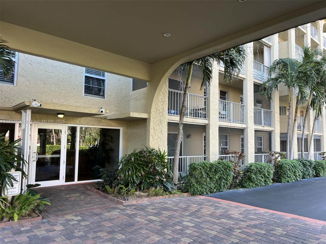 https://bt-photos.global.ssl.fastly.net/miami/1280_boomver_1_A11893590-2.jpg