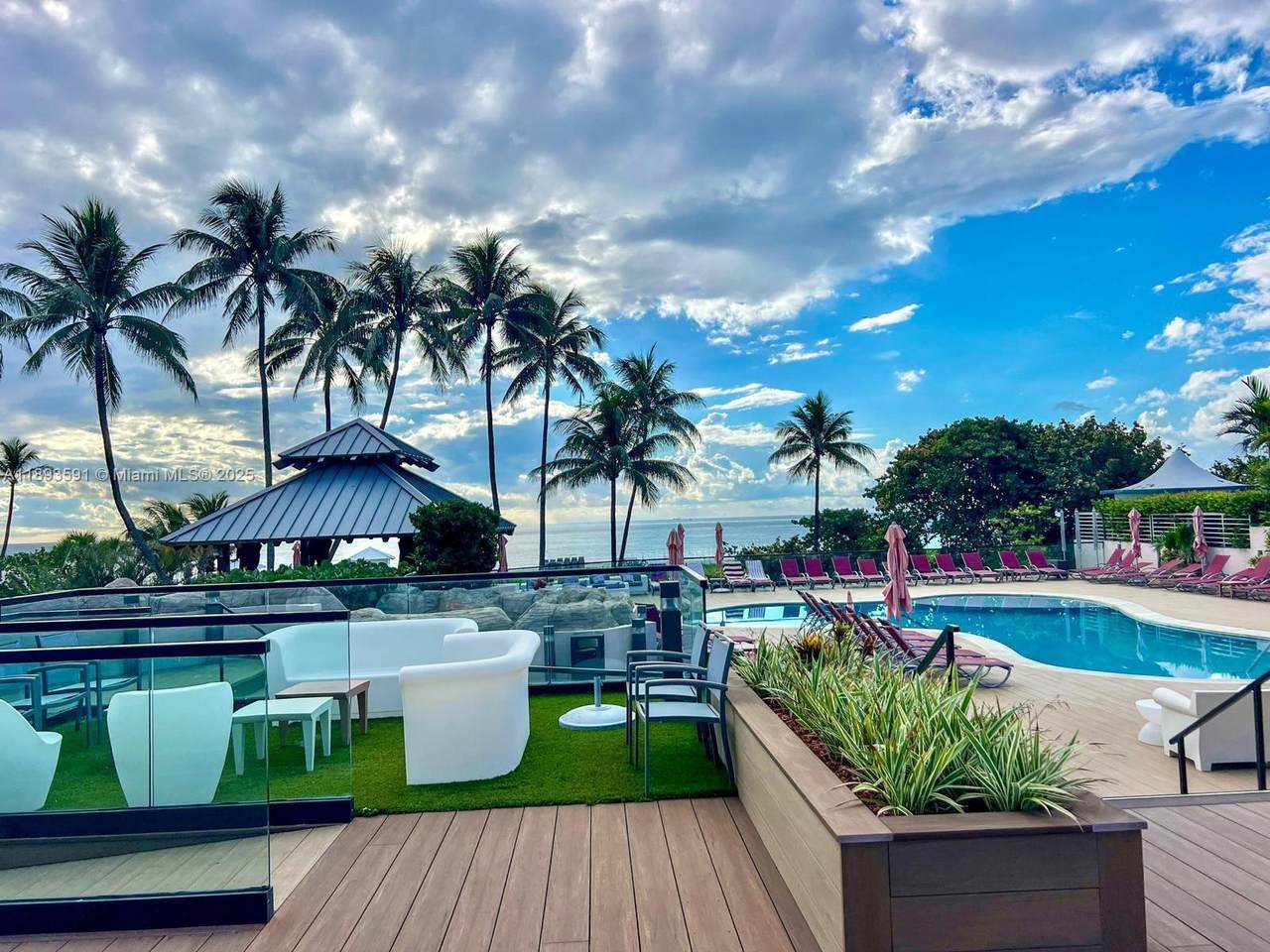 5225 Collins Ave - Photo 1