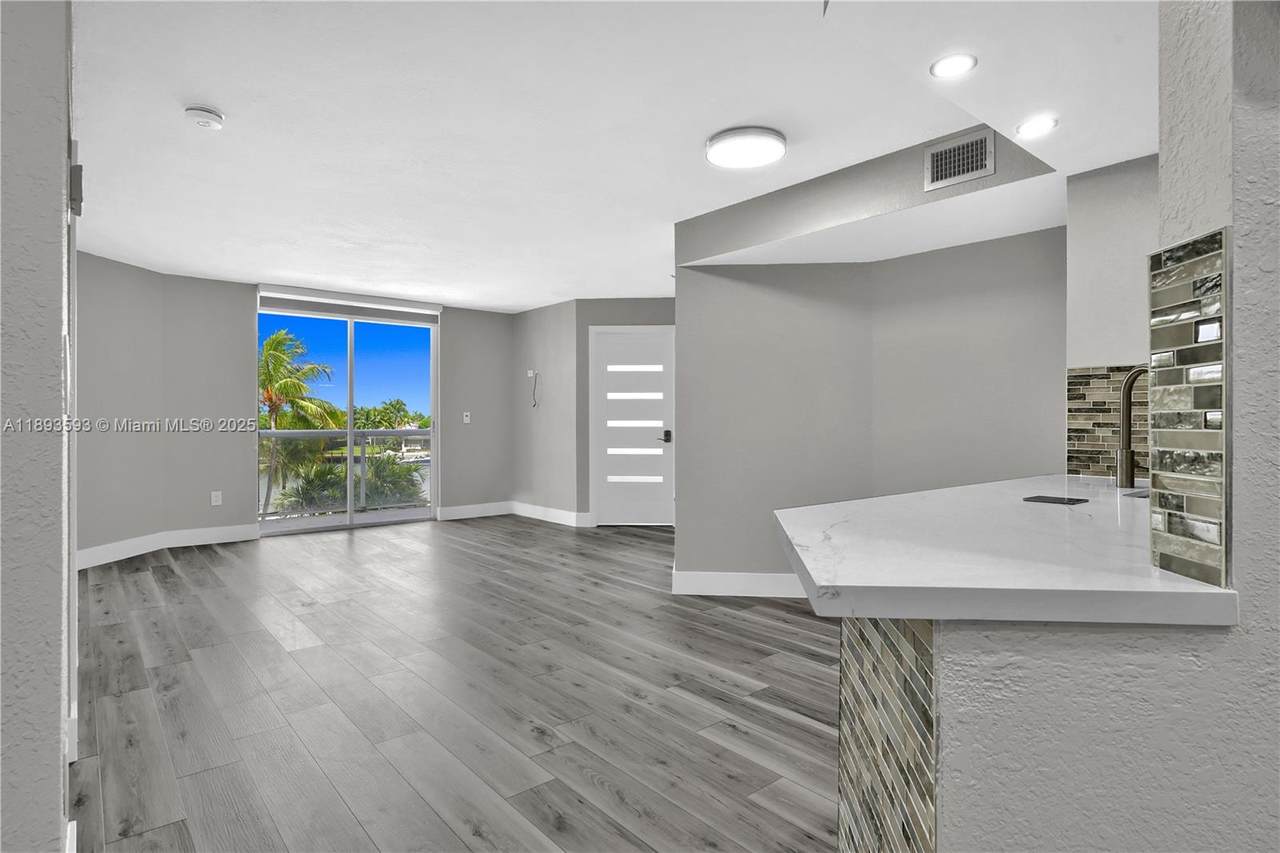 https://bt-photos.global.ssl.fastly.net/miami/1280_boomver_1_A11893593-2.jpg