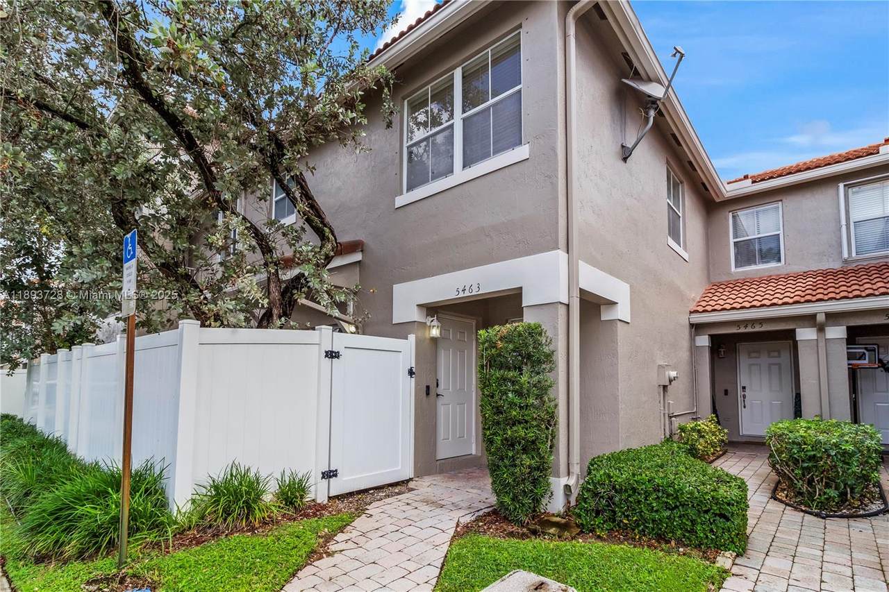 5463 125th Ter - Photo 1