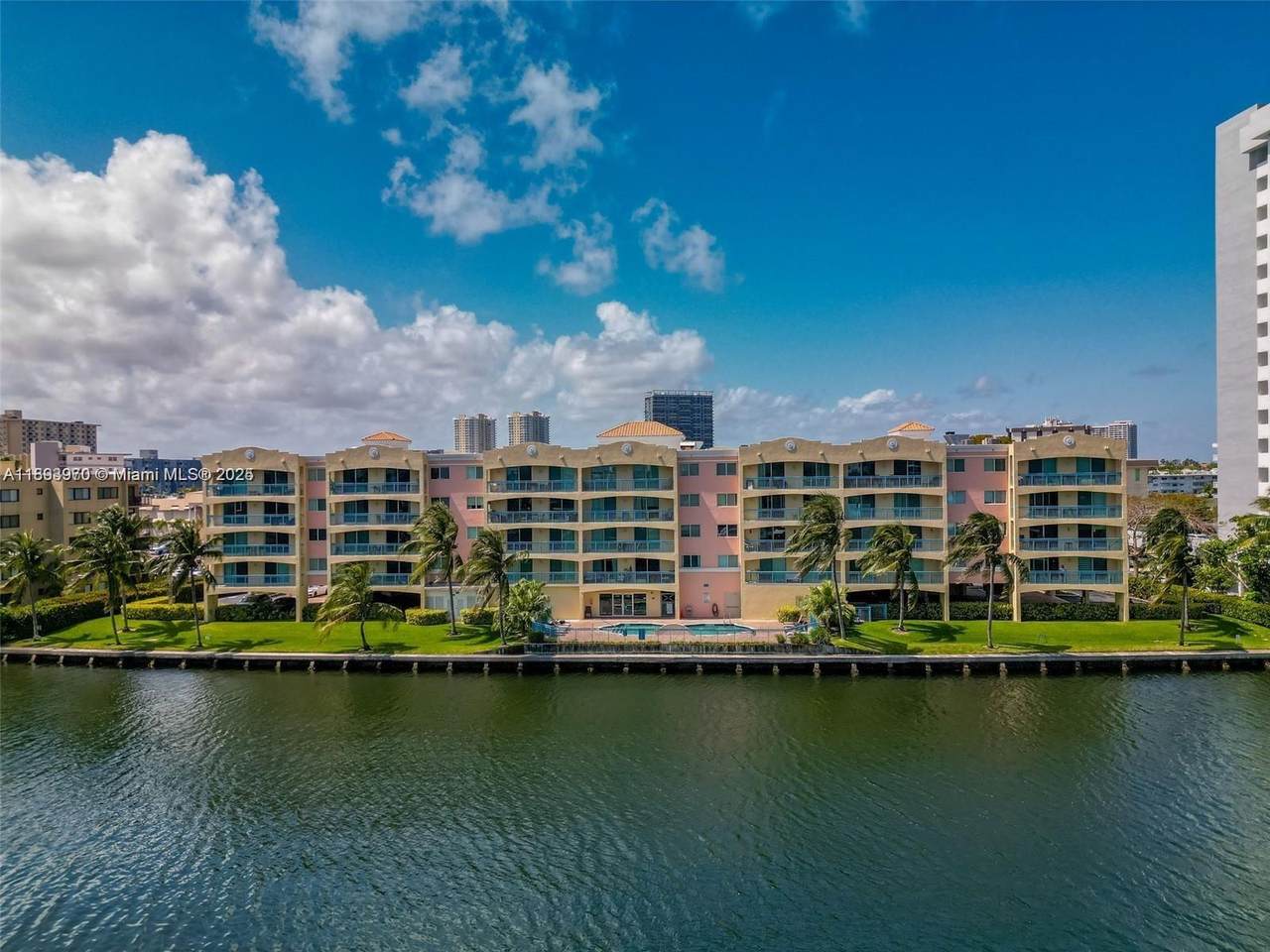 https://bt-photos.global.ssl.fastly.net/miami/1280_boomver_1_A11893970-2.jpg