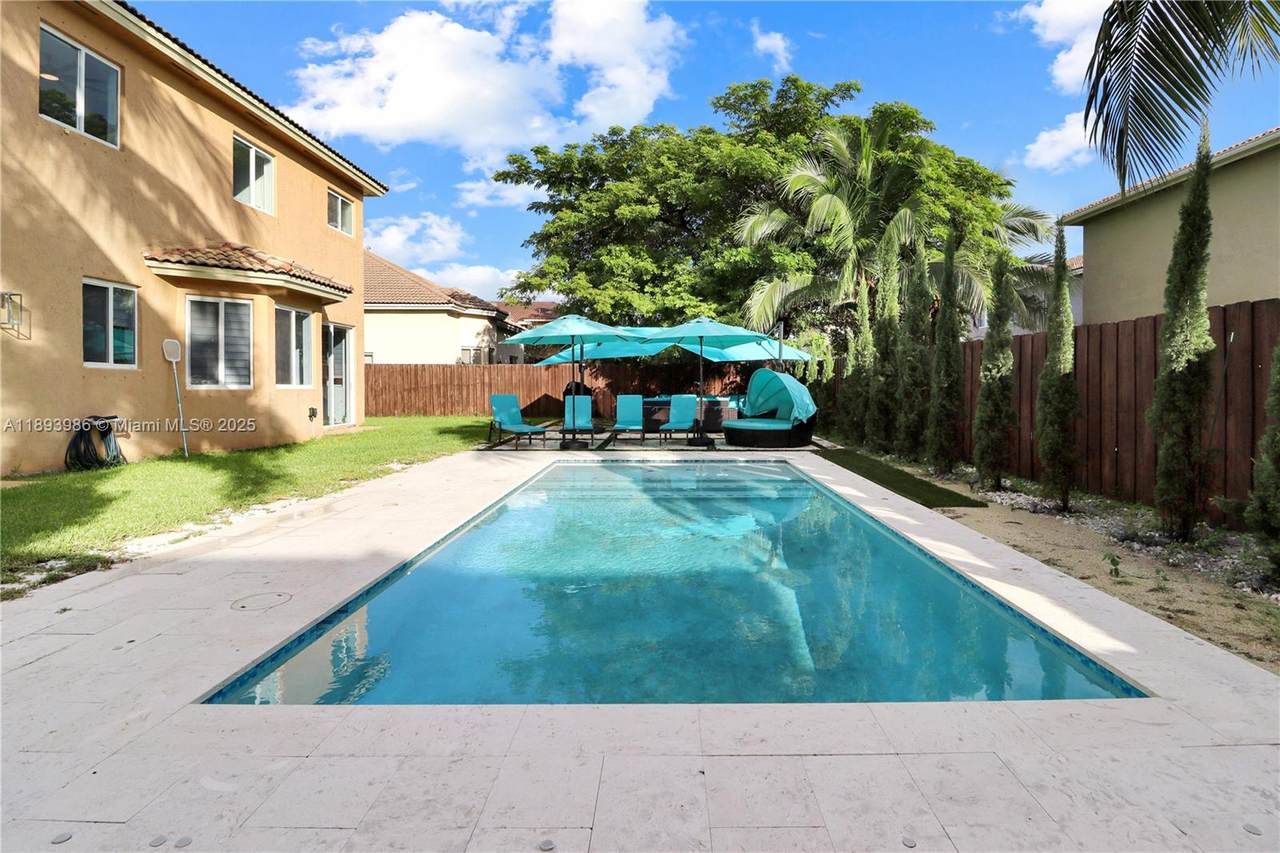 https://bt-photos.global.ssl.fastly.net/miami/1280_boomver_1_A11893986-2.jpg