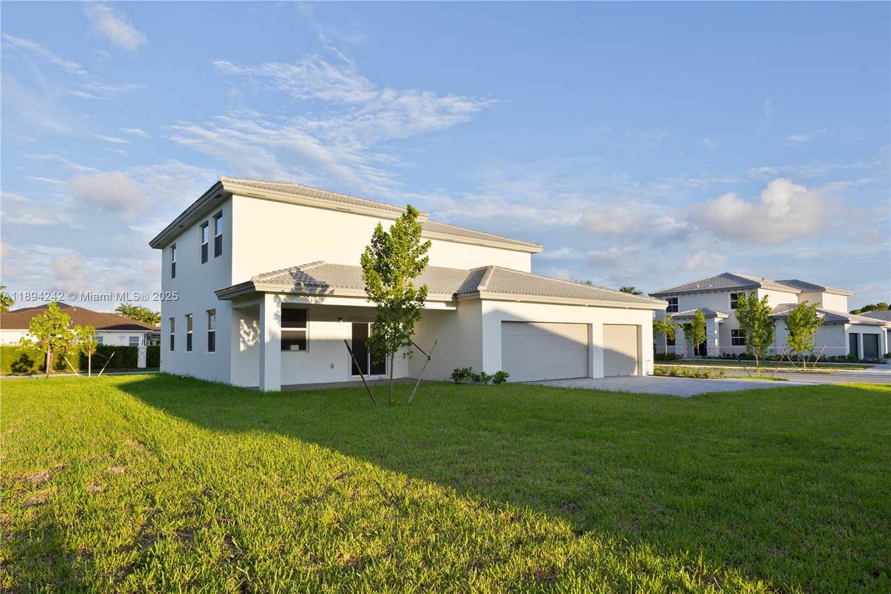 https://bt-photos.global.ssl.fastly.net/miami/1280_boomver_1_A11894242-2.jpg