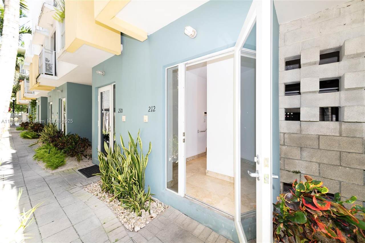 212 Washington Ave - Photo 1