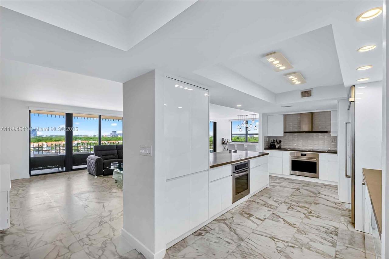 2 Grove Isle Dr - Photo 1