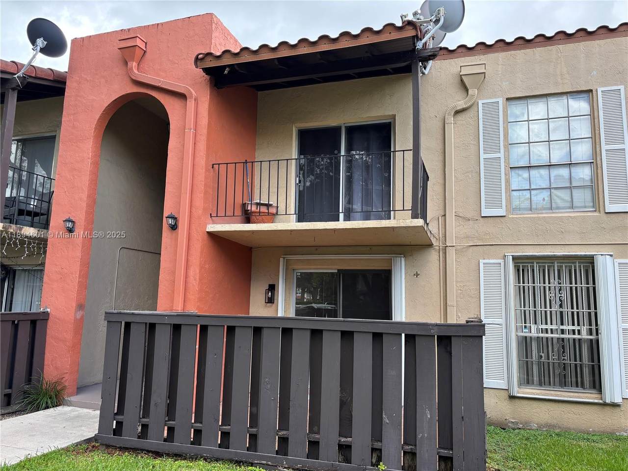 10824 Kendall Dr - Photo 1