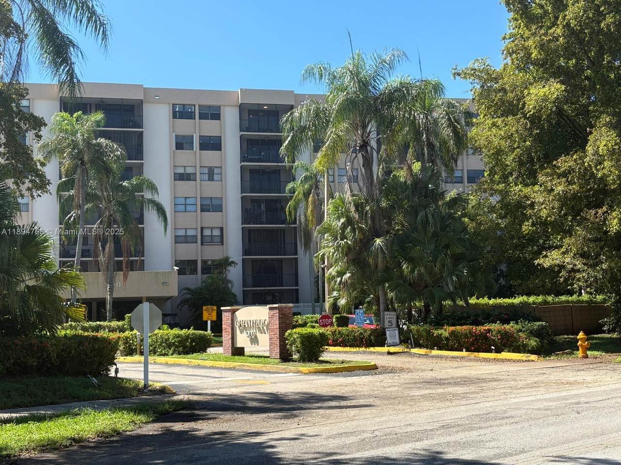 900 195th St - Photo 1