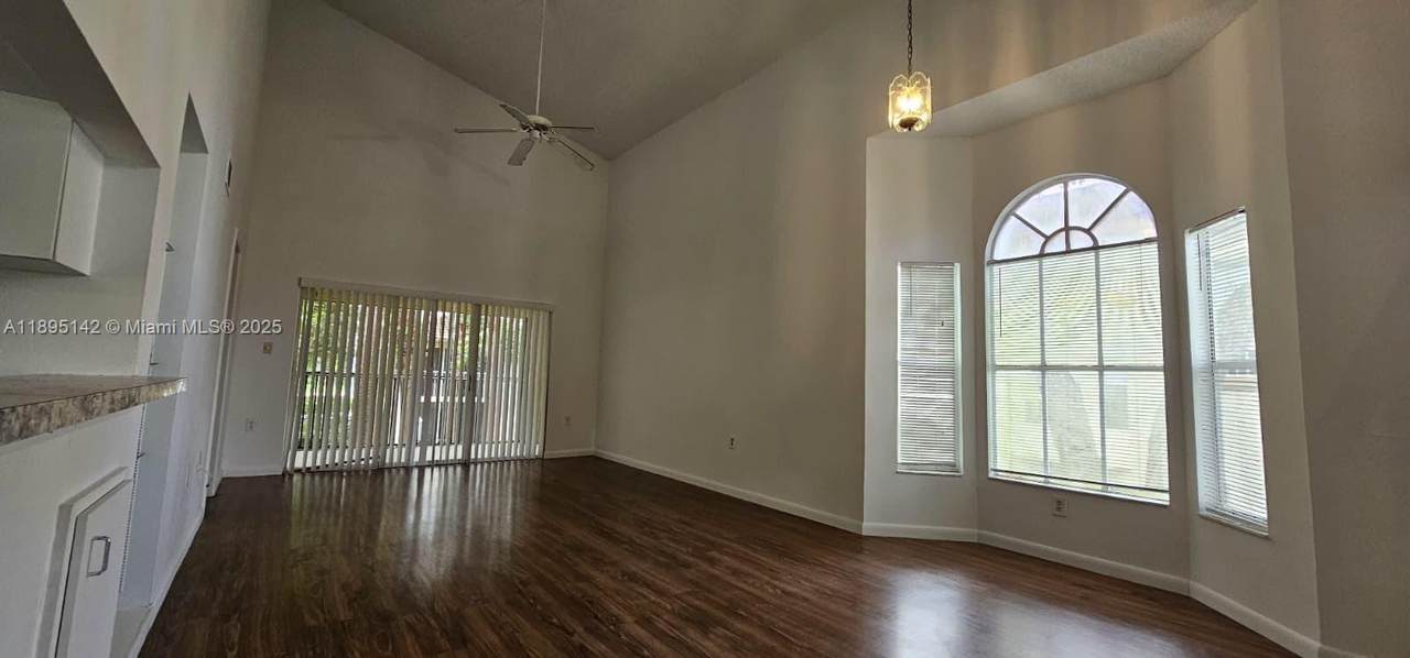 3204 Glenmoor Dr - Photo 1