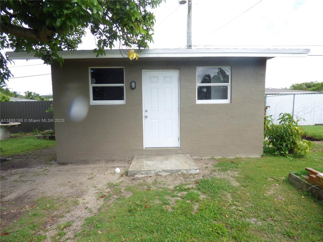 19121 Miami Ct - Photo 1