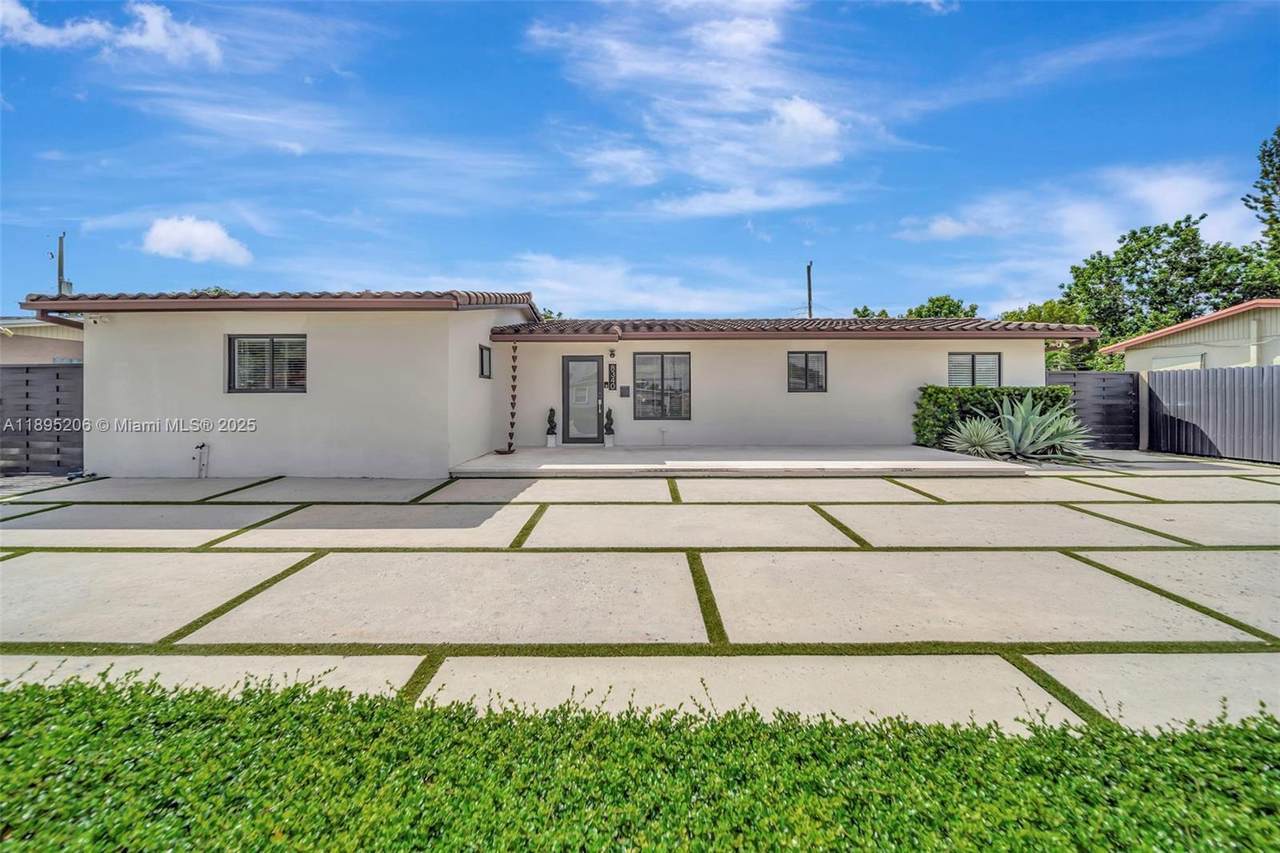 8340 178th St - Photo 1