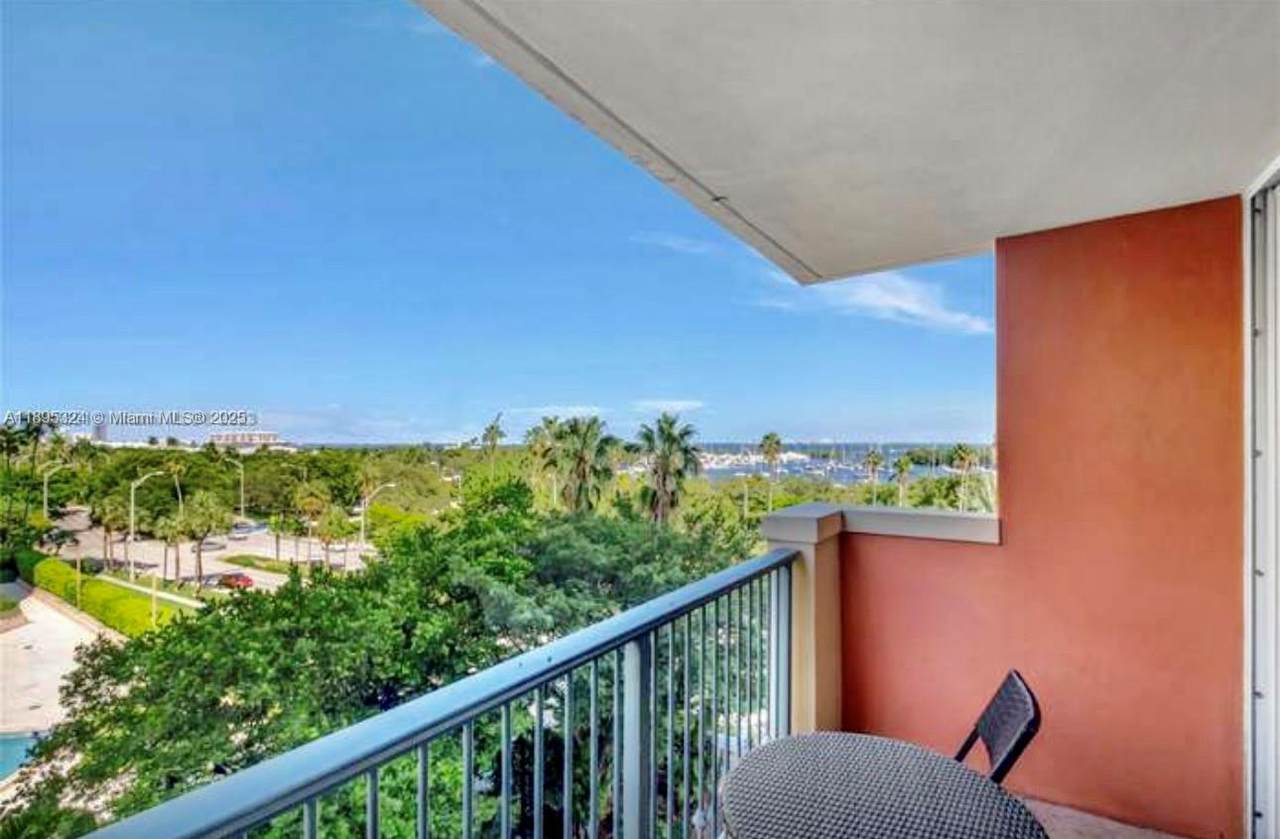 https://bt-photos.global.ssl.fastly.net/miami/1280_boomver_1_A11895324-2.jpg