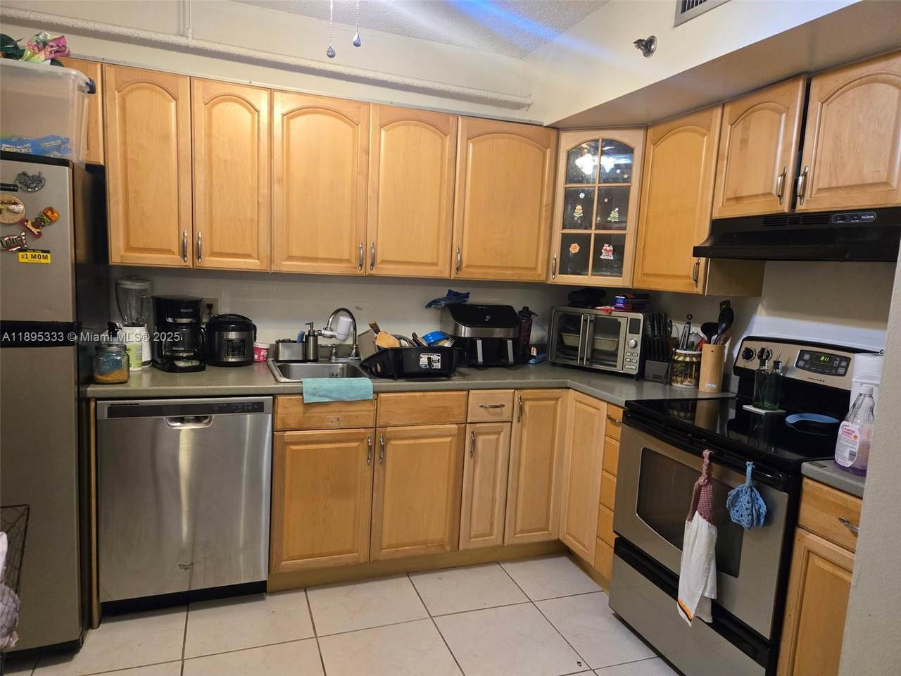 901 Hillcrest Dr - Photo 1