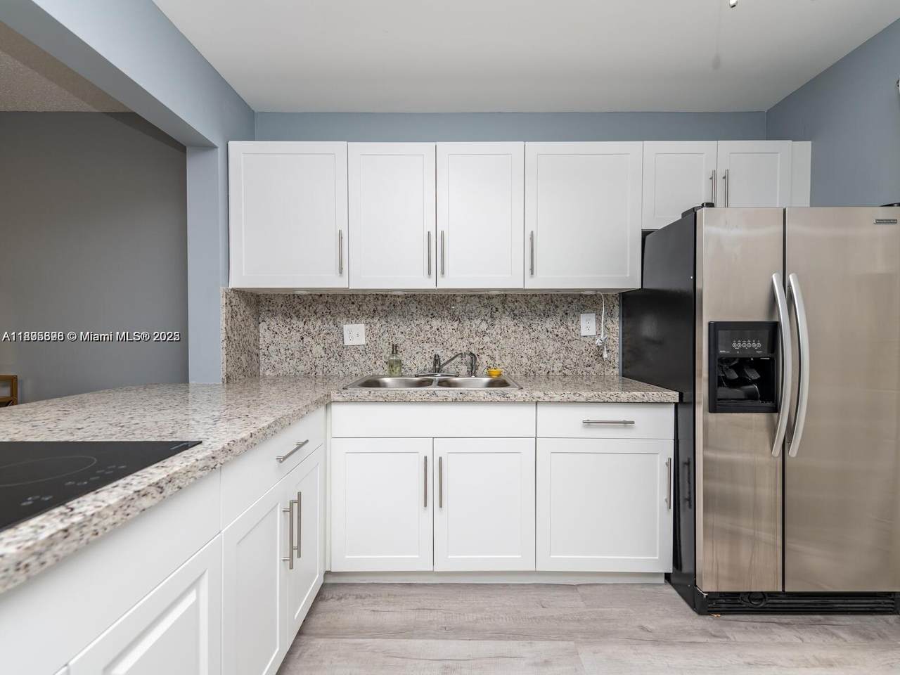 2200 Park Ln - Photo 1