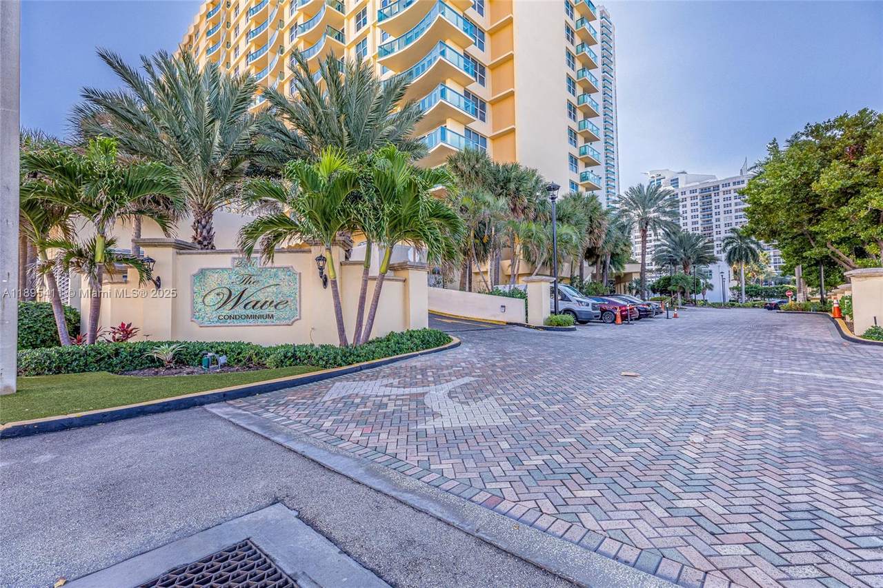 2501 Ocean Dr - Photo 1