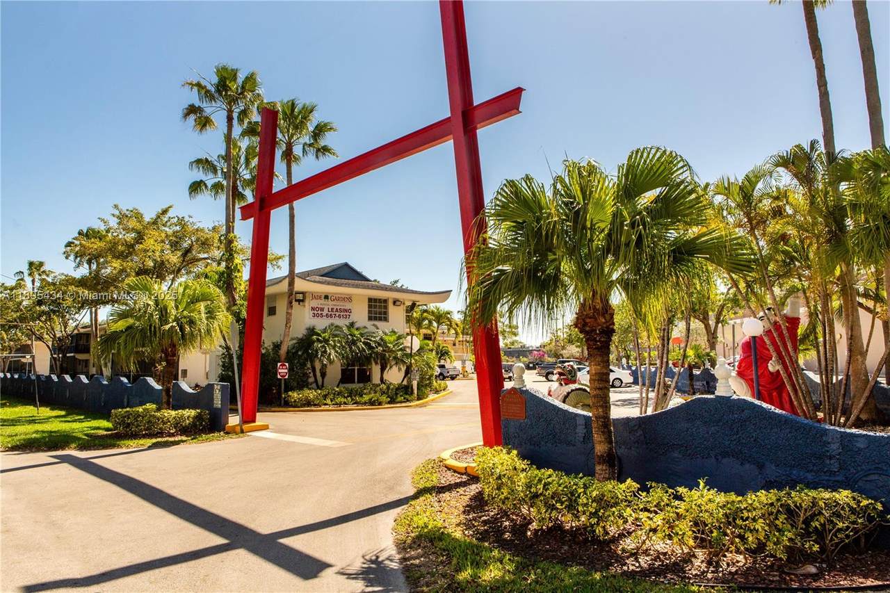 8320 65th Ave - Photo 1