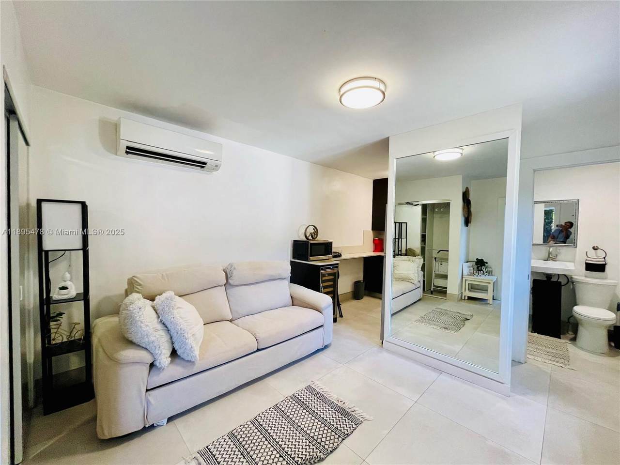 38 52nd St - Photo 1