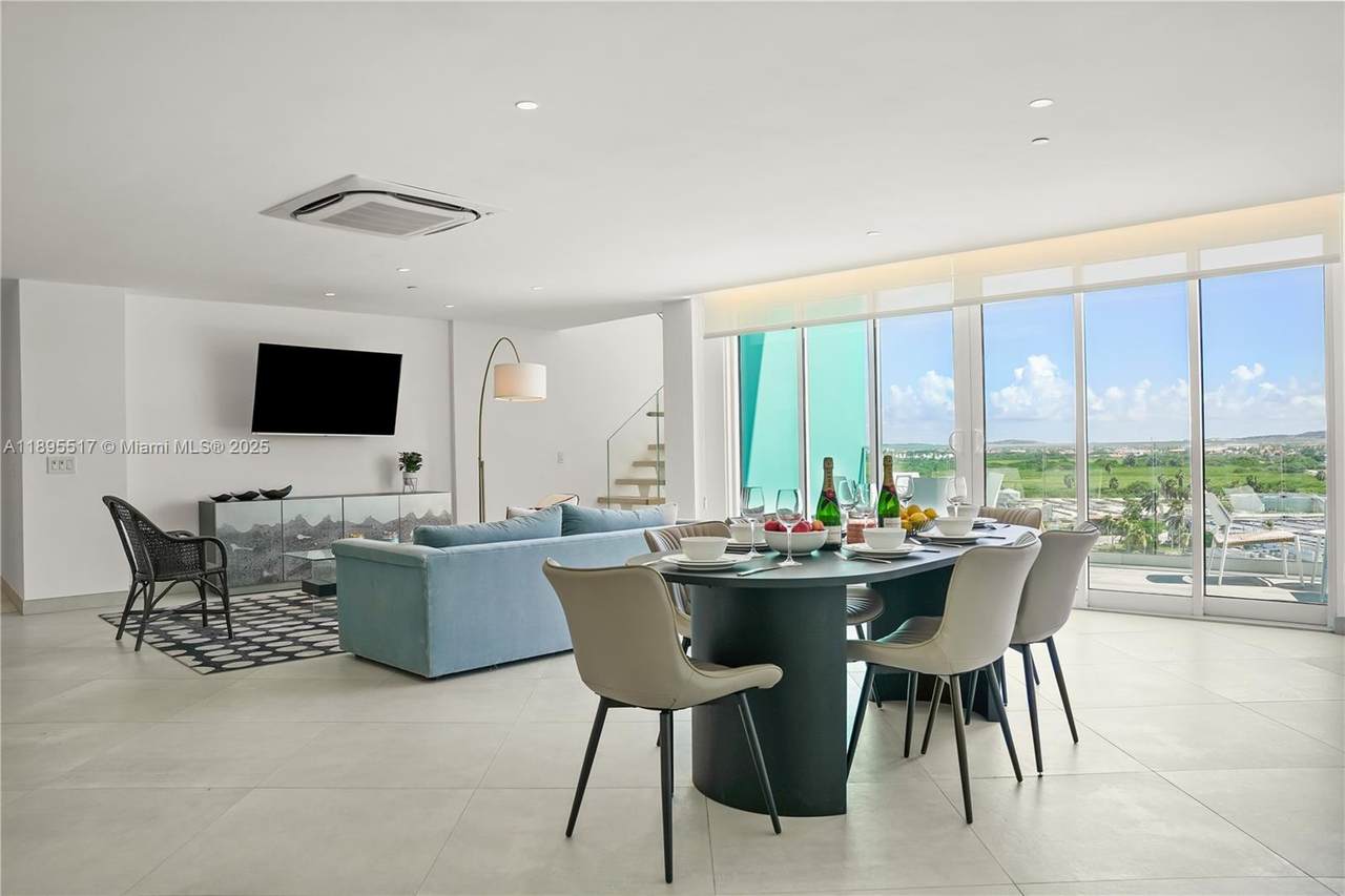 https://bt-photos.global.ssl.fastly.net/miami/1280_boomver_1_A11895517-2.jpg