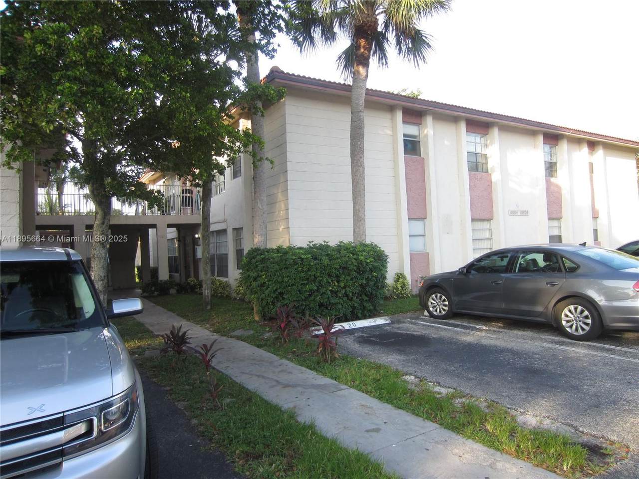 10818 Royal Palm Blvd - Photo 1