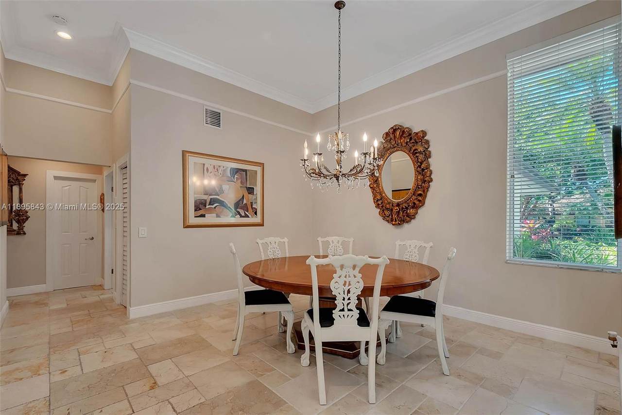 https://bt-photos.global.ssl.fastly.net/miami/1280_boomver_1_A11895843-2.jpg