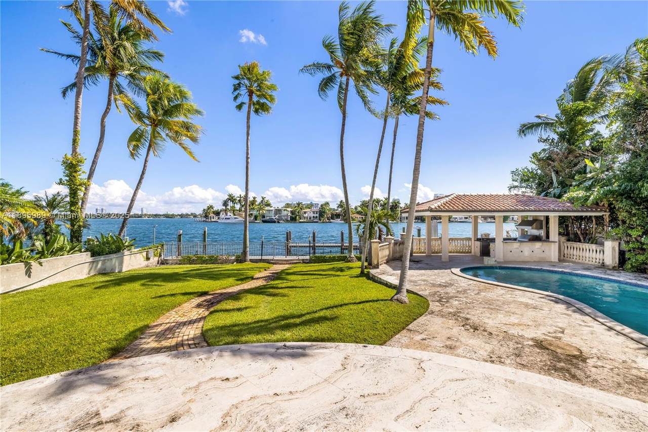 617 Dilido Dr - Photo 1