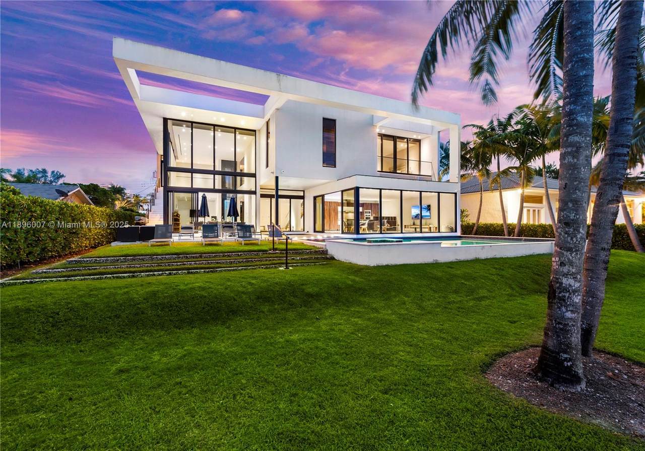 https://bt-photos.global.ssl.fastly.net/miami/1280_boomver_1_A11896007-2.jpg