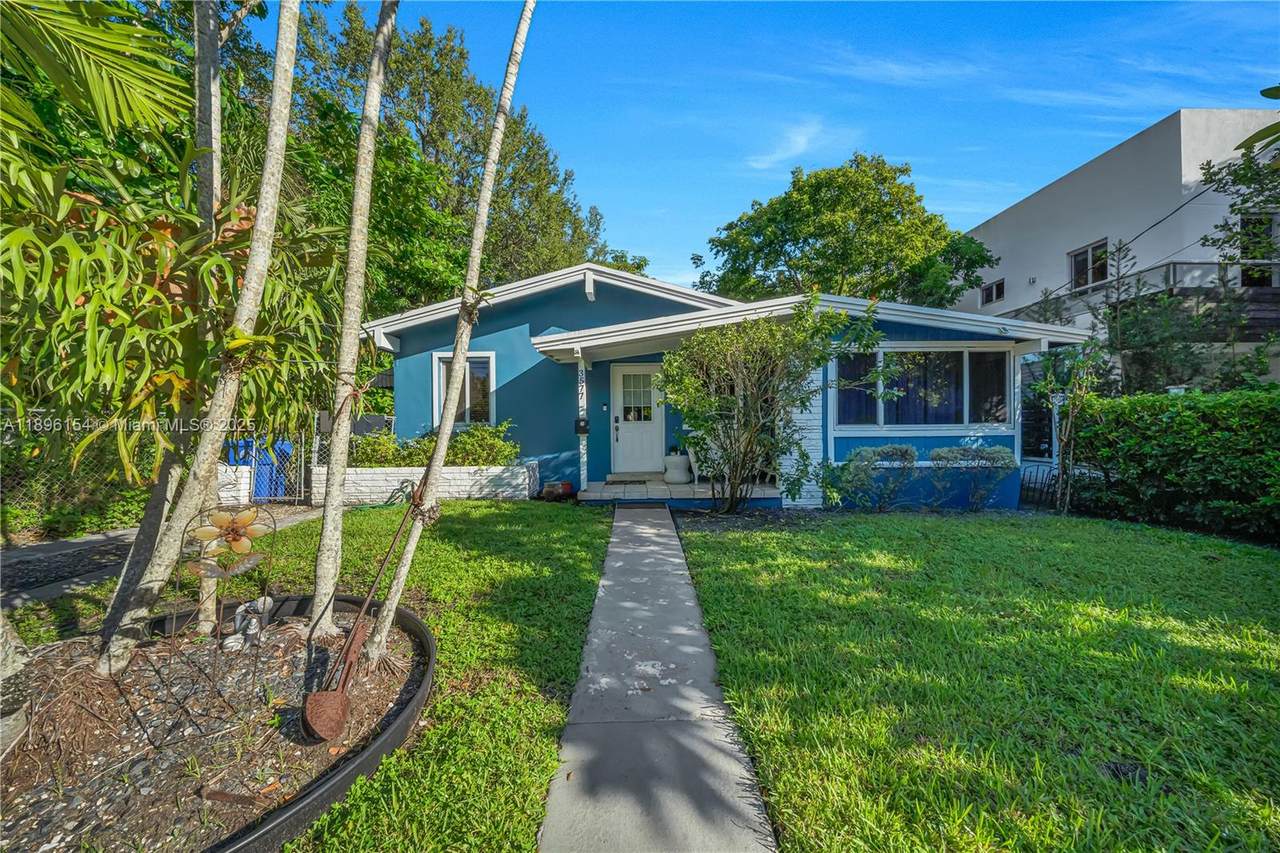 3577 Charles Ave - Photo 1