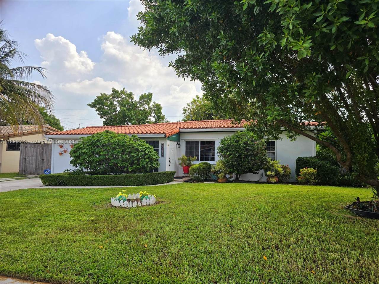 18441 20th Pl - Photo 1