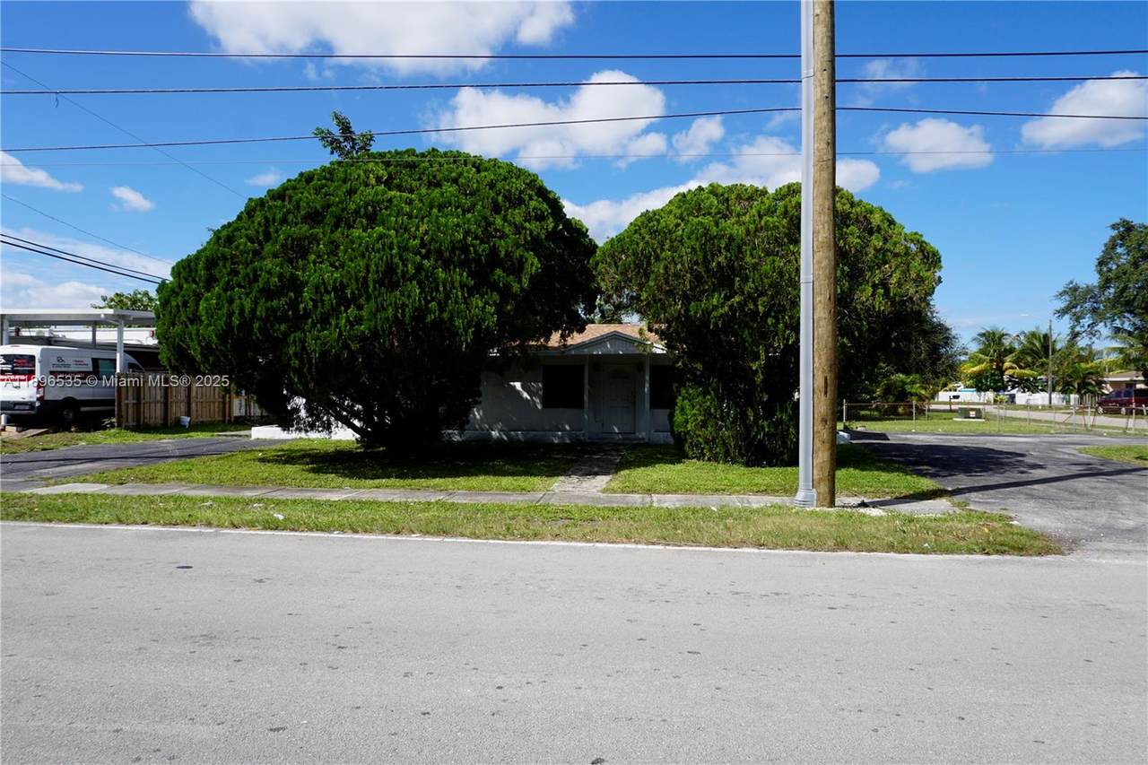 6200 Fletcher St - Photo 1