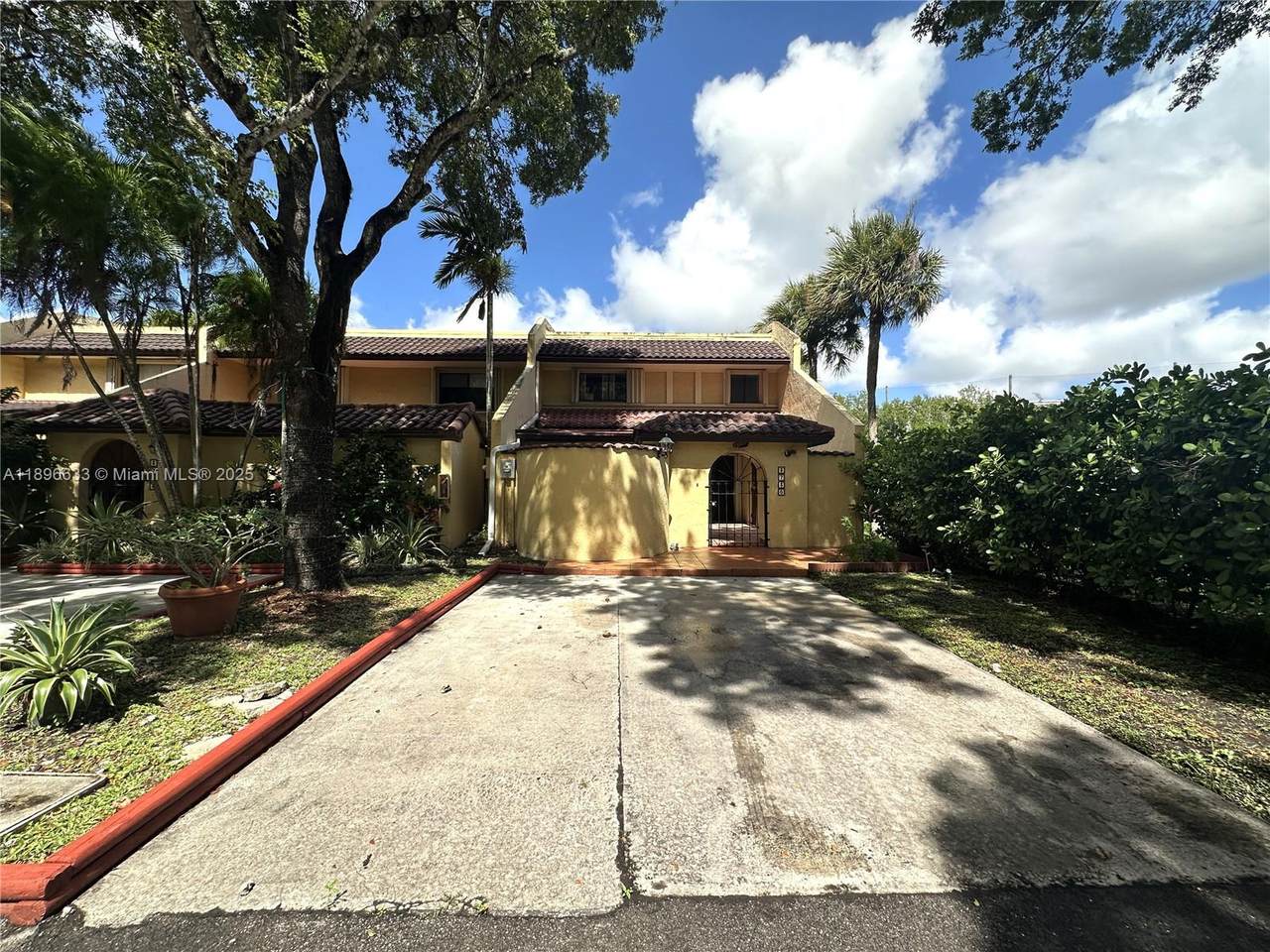 https://bt-photos.global.ssl.fastly.net/miami/1280_boomver_1_A11896633-2.jpg